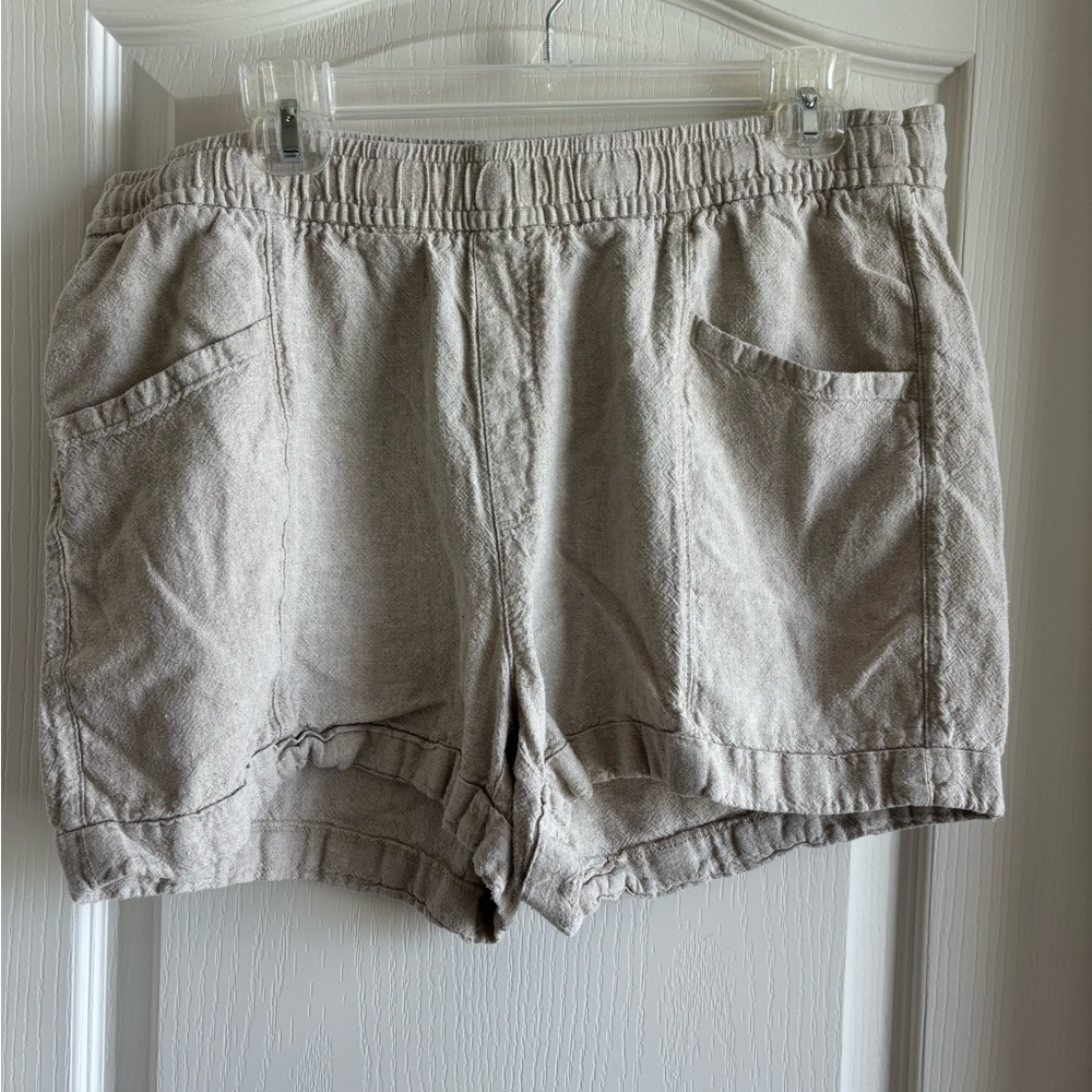 Old Navy Women's Linen Blend Tan Shorts